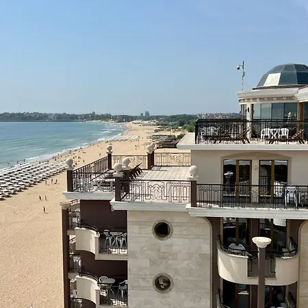 Penthouse Happy Moments 2 阳光海滩